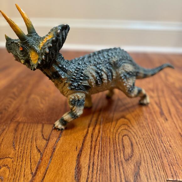 Dinosaurs Two NKOK 2020 Raptor and Triceratops Large Posed Prehistoric Toys Dino - Picture 3 of 16